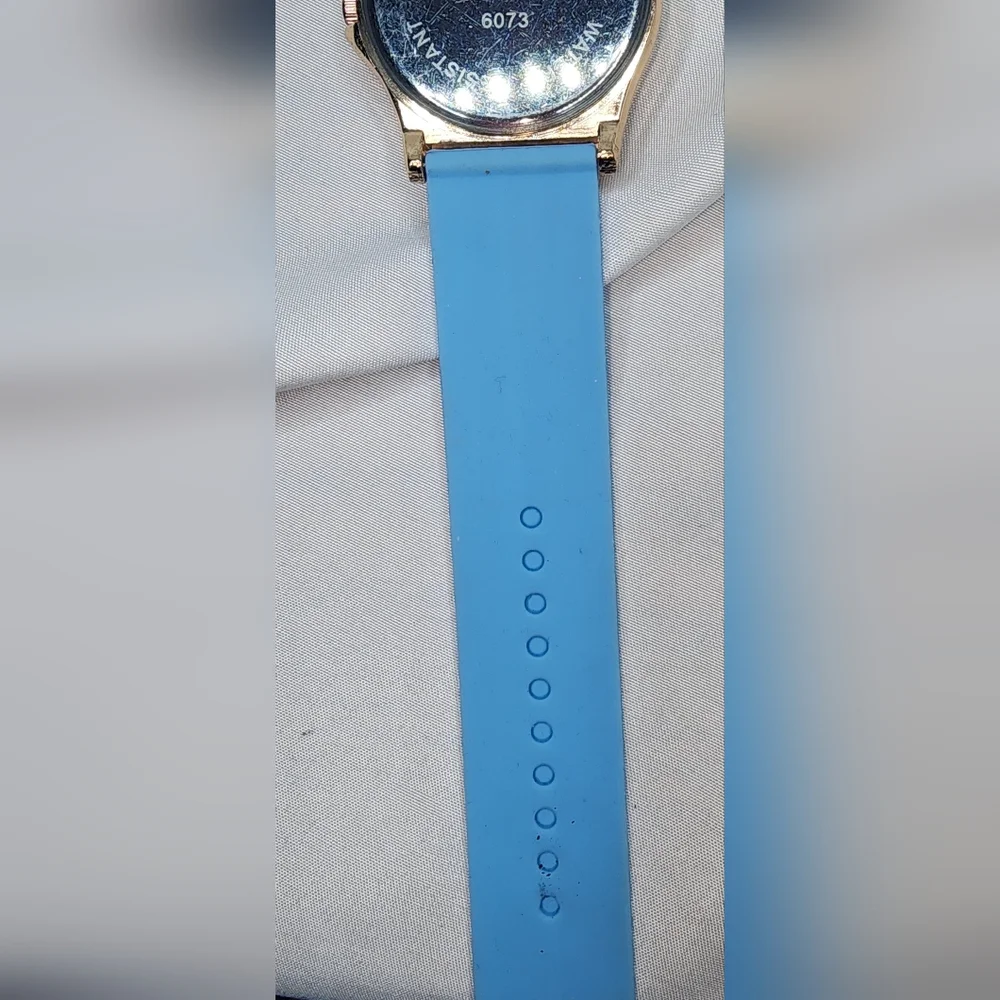 Michael Kors Women's Watch with a blue silicone strap, Rose gold-tone Face - Picture 5 of 9